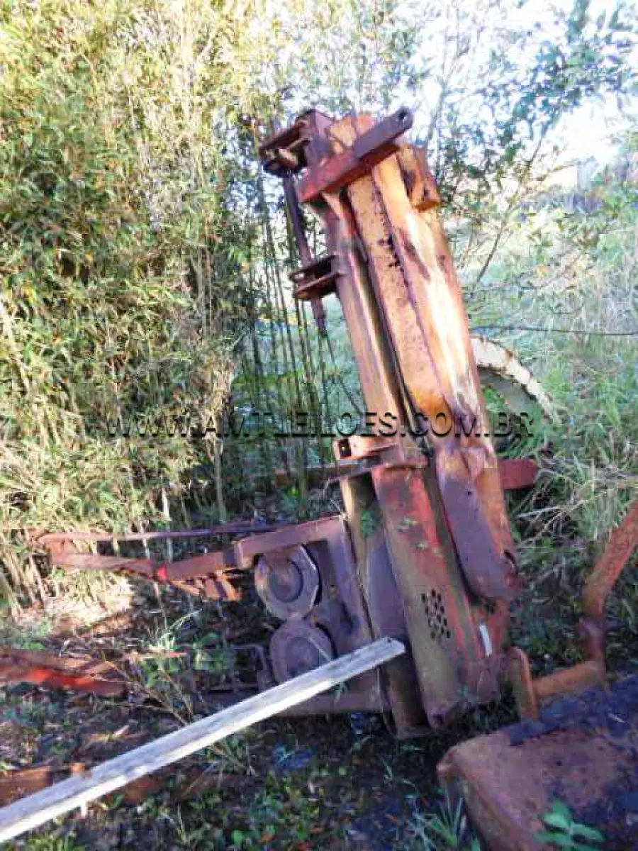 LOTE 023 - OBJETO: ENSILADEIRA - SUCATA