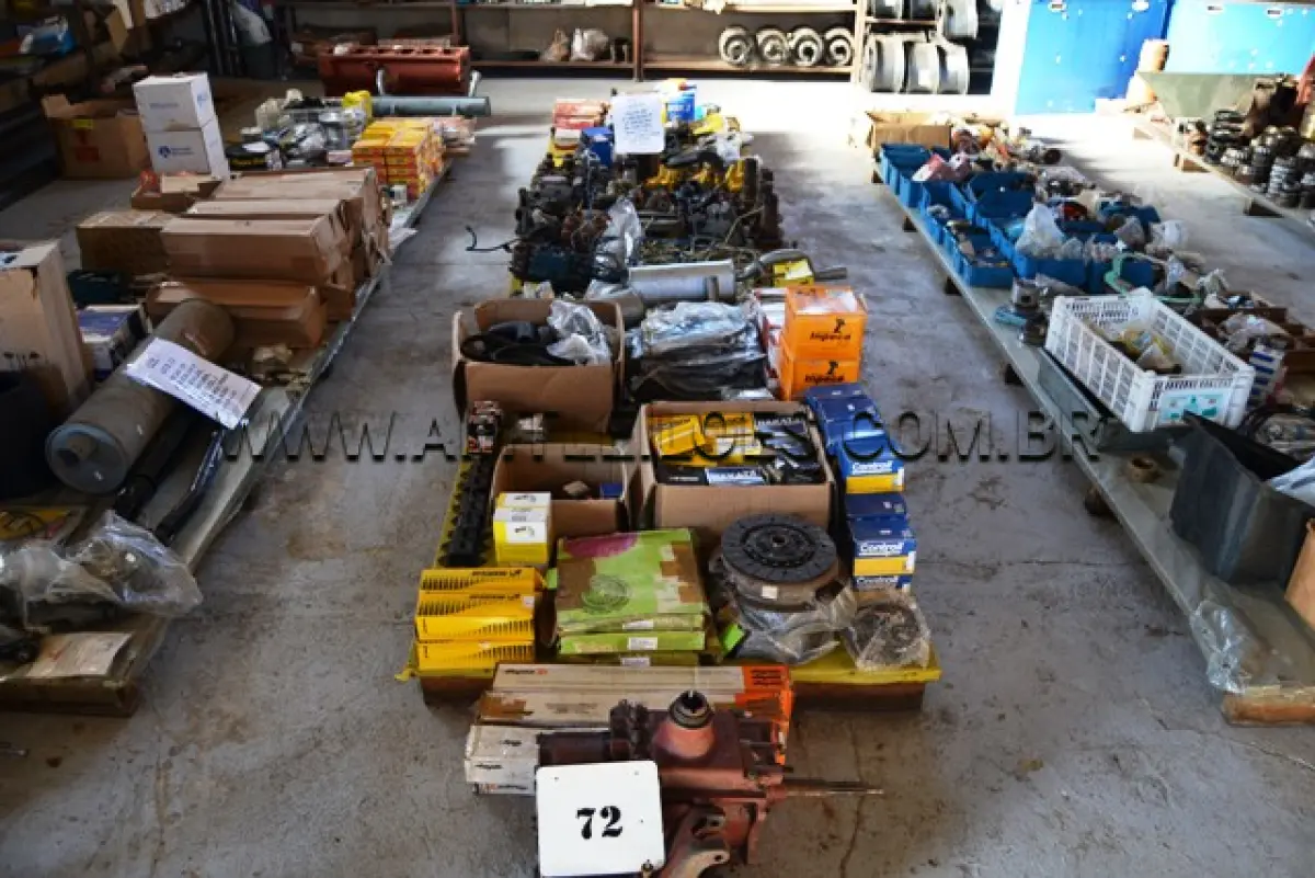 LOTE 072 - PEÇAS DE 1º ESCALÃO E 2º ESCALÃO, DE VIATURA, JEEP/4 CIL./6 CIL., FORD/F600