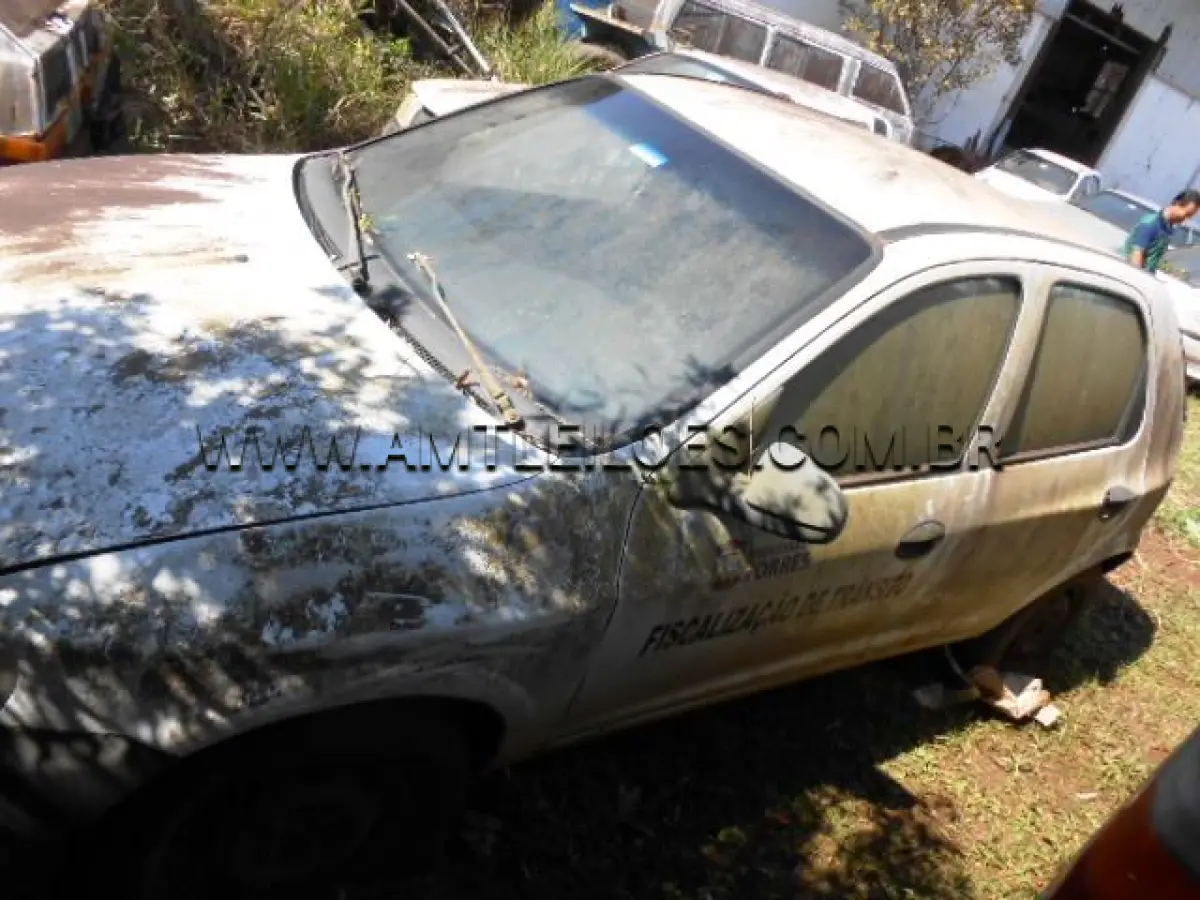 LOTE 003 - MARCA/MODELO: GM/CELTA 5 PORTAS; ANO/MODELO: 2003/2003