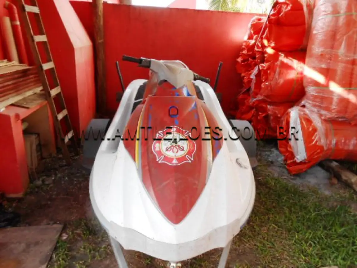 LOTE 013 - MARCA/MODELO: MOTO AQUÁTICA YAMAHA/ VX SPORT; ANO/MODELO: 2006