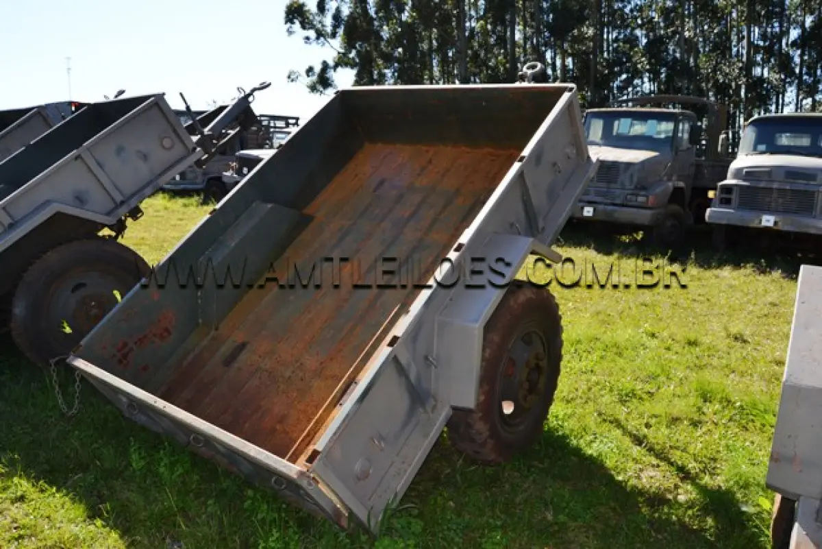 LOTE 052 - REBOQUE, CARGA, EMP G, MARCA AGR /MODELO M1C1, 3/4 Ton, 2 RODAS ANO: 1981 CHASSI: 340608200038