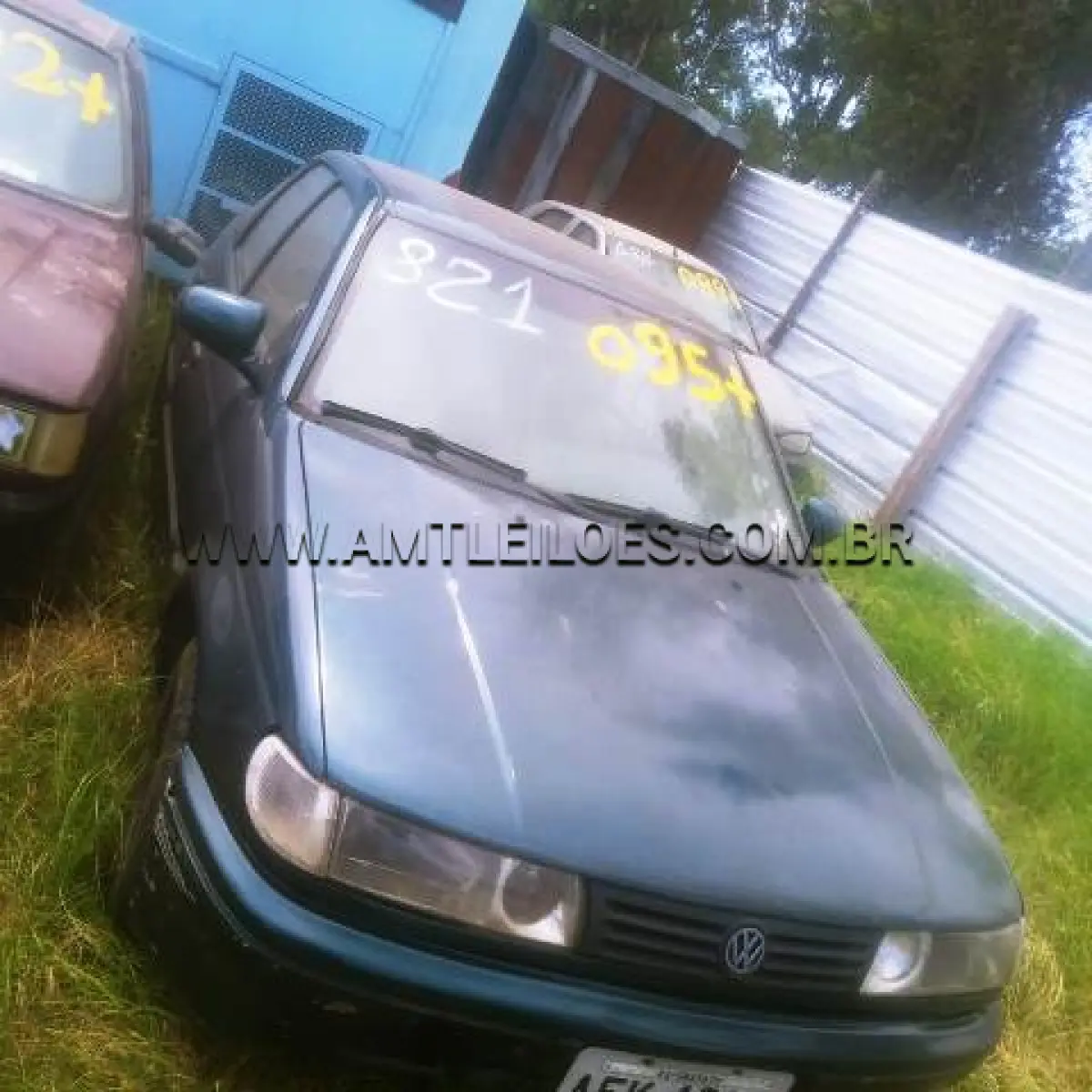 LOTE 095 - SUCATAS: GM/CHEVETTE (+), ANO: 1978/1978, PLACA: IBD8480; VW/LOGUS GL (+), ANO: 1993/1993, PLACA: IBA5335; VW/FUSCA 1300, ANO: 1976/1976, PLACA: IEU6249; GM/CHEVETTE, ANO: 1981/1981, PLACA: ICA3027; VW/POINTER CLI 1.8 (+), ANO: 1995/1995, PLACA: AFK4627
