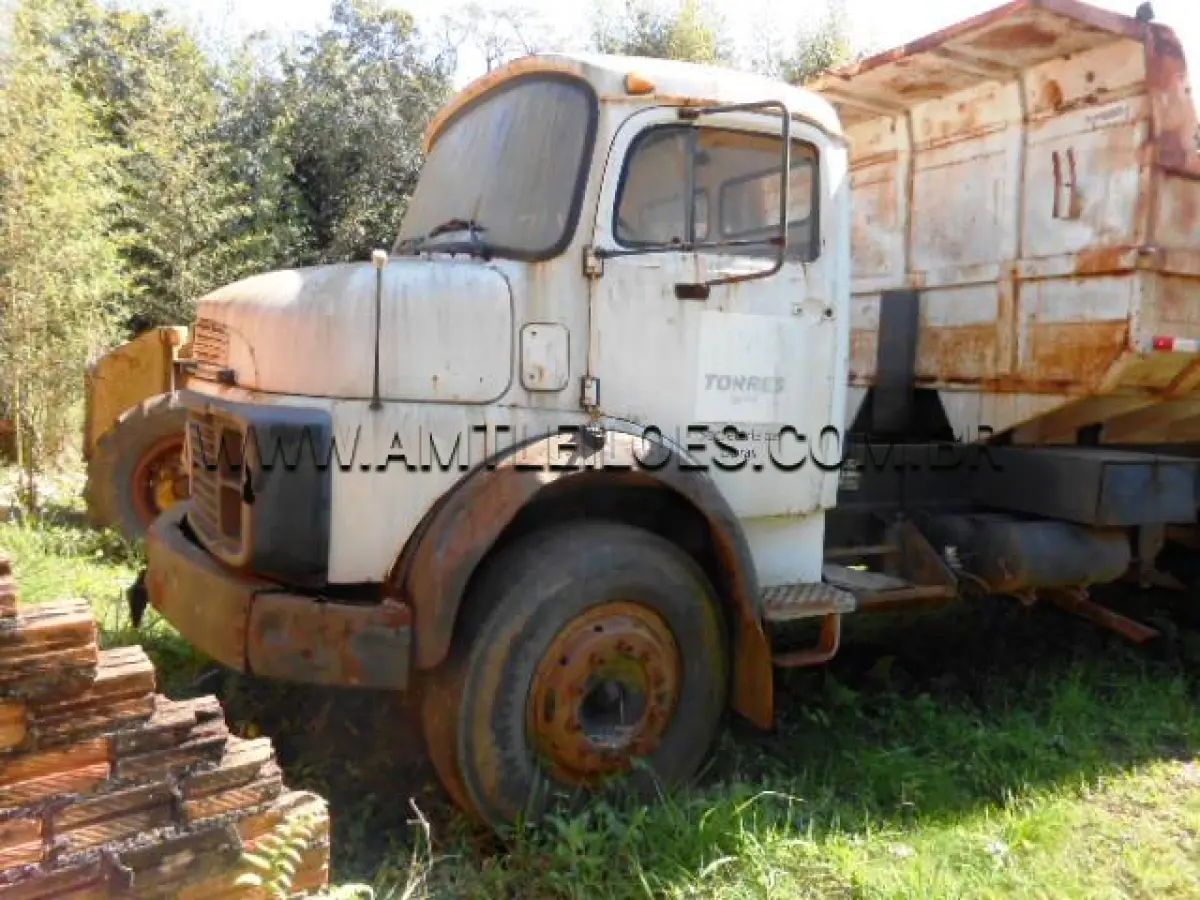 LOTE 004 - MARCA/MODELO: CAR/CAMINHÃO/ BASCULANTE M. BENZ/LK 1518; ANO/MODELO: 1987/1987