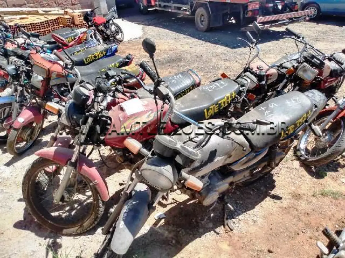 LOTE 317 - SUCATAS: HONDA/CG 125 TITAN (+), ANO: 1996/1996, PLACA: IFD7593; HONDA/CG 125 (+), ANO: 1985/1985, PLACA: IBO6145; HONDA/CG 125 (+), ANO: 1987/1987, PLACA: IEM3835; HONDA/CG 125 (+), ANO: 1985/1985, PLACA: IEK5089; HONDA/CG 125, ANO: 1983/1983; PLACA: IHW7970; HONDA/CG 125 TITAN ES (+), ANO: 2001/2001, PLACA: IJV8895; YAMAHA/YBR 125K (+), ANO: 2003/2004, PLACA: ILR1641