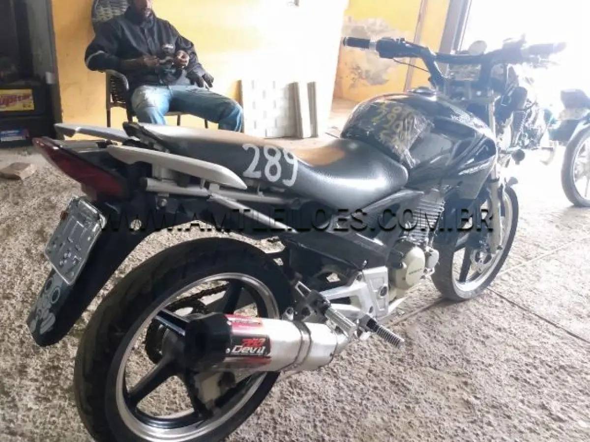 LOTE 290 - HONDA/CBX 250 TWISTER, PLACA: ILL6187, 
ANO: 2003/2004