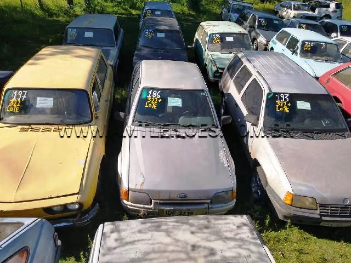 LOTE 322 - SUCATAS: FIAT/UNO ELECTRONIC (+), ANO: 1994/1994, PLACA: IDC3556; IMP/FORD ESCORT GUARUJA (+), ANO: 1992/1992, PLACA: IBF3215; GM/KADETT IPANEMA SL EFI (+), ANO: 1993/1993, PLACA: IAS4079; FORD/BELINA II, ANO: 1978/1979, PLACA: IFN9916; VW/BRASILIA, ANO: 1977/1977, PLACA: IBN2132; IMP/LADA LAIKA SW 1.6, ANO: 1991/1992, PLACA: IIO6992; VW/VARIANT, ANO: 1973/1973, PLACA: IFJ5402