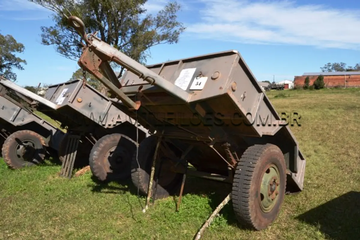 LOTE 054 - REBOQUE, CARGA, EMP G, MARCA AGR /MODELO M1C1, 3/4 Ton, 2 RODAS ANO: 1981 CHASSI: 340608200053