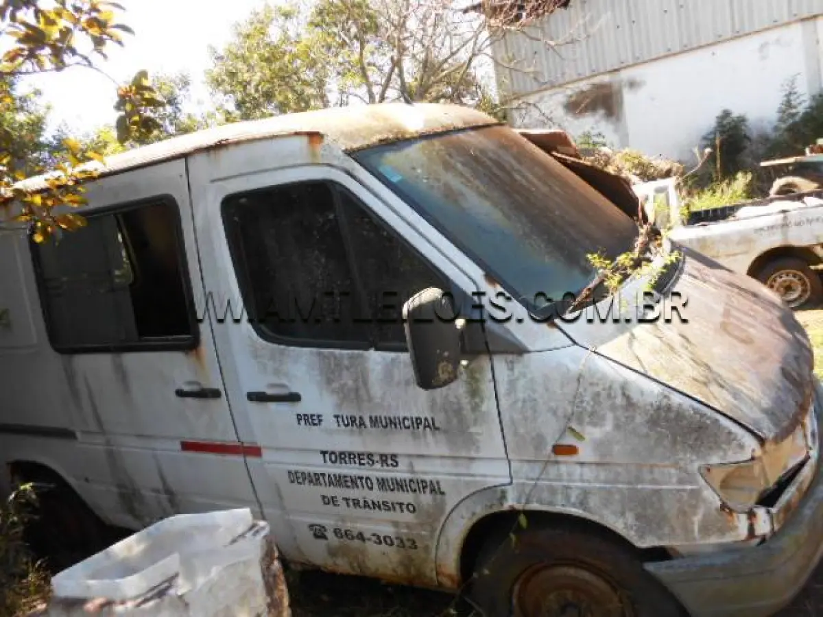LOTE 001 - MARCA/MODELO: IMP/M BENZ 310D SPRINTERF; ANO: 1998/1998