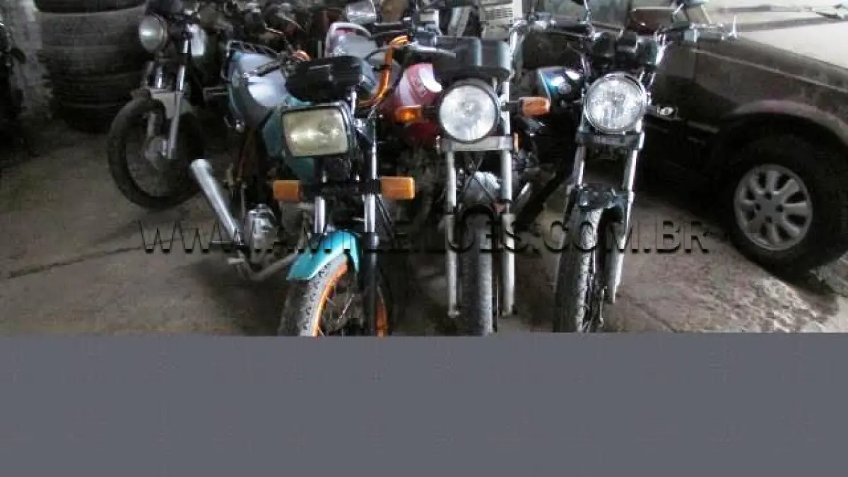 LOTE 025 - SUCATAS: HONDA/CG 125 TITAN (+), ANO: 1999/2000, PLACA: IJF6902; JTA/SUZUKI EN125 YES (+), ANO: 2004/2005, PLACA: ILY8160; YAMAHA/YBR 125E (+), ANO: 2008/2008, PLACA: IOY5836