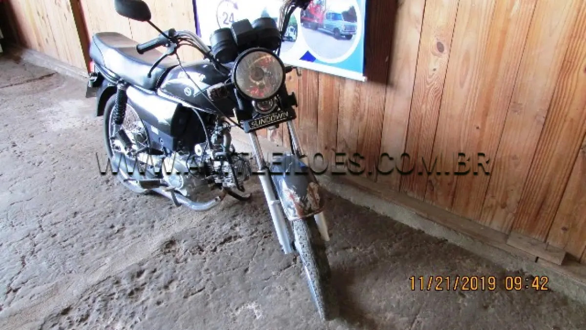 LOTE 003 - MARCA/MODELO: SUNDOWN/HUNTER 100; ANO: 2008/2009