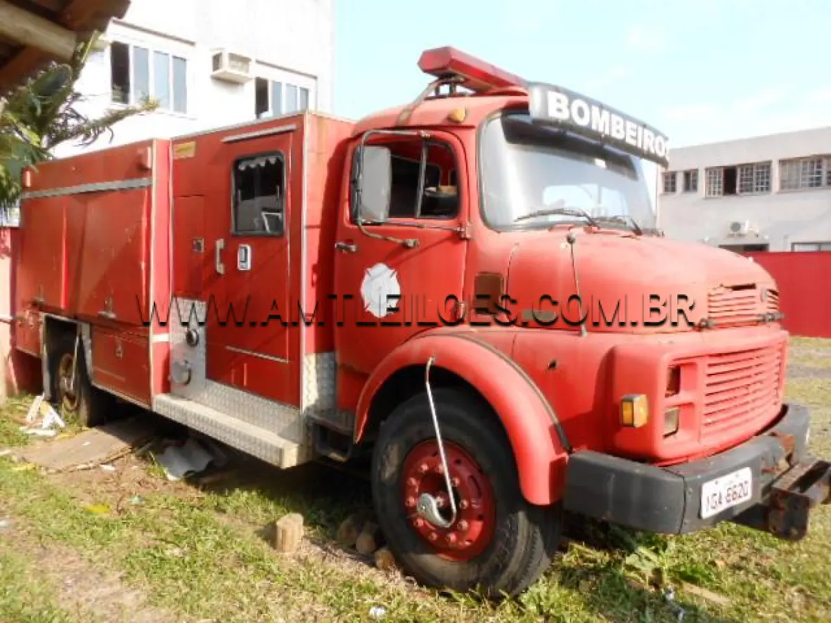 LOTE 010 - MARCA/MODELO: CAMINHÃO M. BENZ / L 1113; ANO/MODELO: 1982/1982