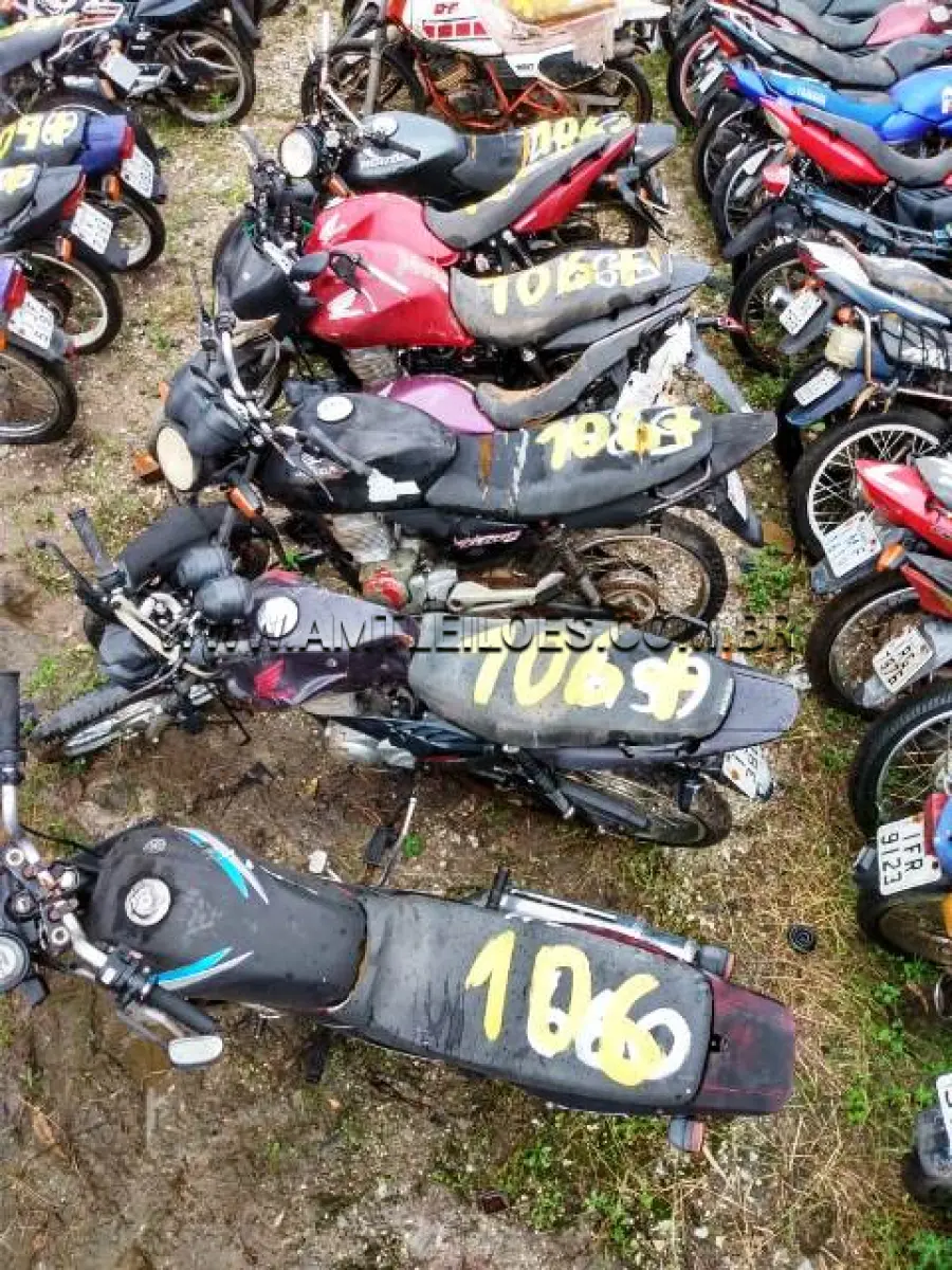 LOTE 106 - SUCATAS: YAMAHA/YBR 125K, ANO: 2003/2004, PLACA: ILP6447; HONDA/CG 150 TITAN KS (+), ANO: 2004/2004, PLACA: ILR9714; HONDA/CG 125 FAN (+), ANO: 2008/2008, PLACA: IOQ2223; HONDA/CG150 TITAN MIX KS (+), ANO: 2009/2009, PLACA: IQD1649; HONDA/CG 125 FAN KS (+), ANO: 2011/2012, PLACA: ISN3327; HONDA/CG 125 FAN KS (+), ANO: 2012/2012, PLACA: ISW3868; HONDA/CG150 START (+), ANO: 2015/2015, PLACA: IWU4275