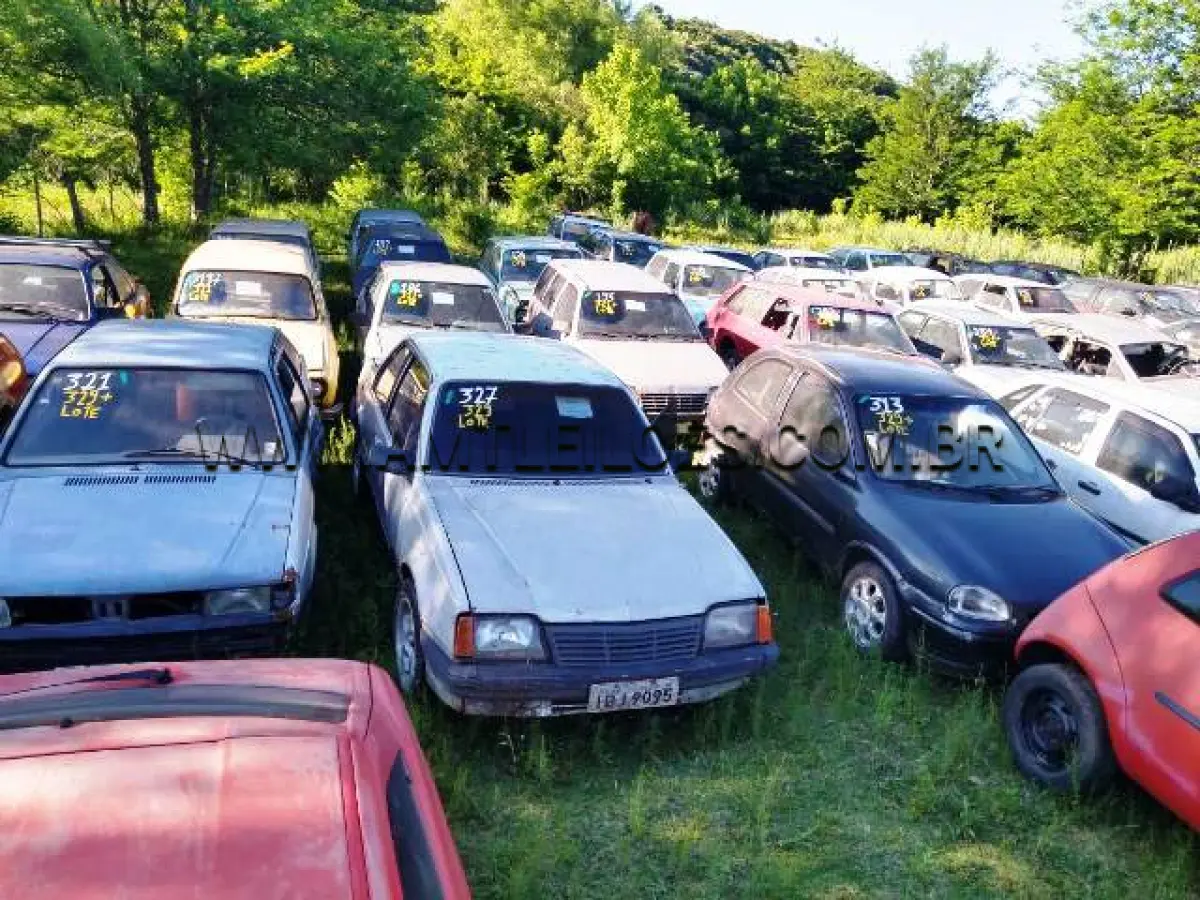 LOTE 329 - SUCATAS: FORD/KA (+), ANO: 1998/1998, PLACA: LZL1832; FORD/ESCORT L (+), ANO: 1994/1994, PLACA: IBL9468; VW/GOL 1000 (+), ANO: 1993/1994, PLACA: IBF6183; VW/POINTER GLI 1.8 (+), ANO: 1995/1995, PLACA: IDB5454; GM/CORSA GL (+), ANO: 1995/1995, PLACA: IDL7024