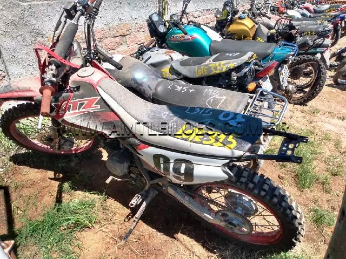 LOTE 315 - SUCATAS: HONDA/CG 125 TITAN (+), ANO: 1999/1999, PLACA: IIU8809; HONDA/CG 125 TODAY (+), ANO: 1990/1990, PLACA: IDY6454; HONDA/CG 125 TITAN (+), ANO: 1999/1999, PLACA: IJA0723; HONDA/CG 125 (+), ANO: 1985/1985, PLACA: IGG9308, HONDA/CG 125 TITAN KS (+), ANO: 2000/2000, PLACA: IJN5909; YAMAHA/XT 225 (+), ANO: 2002/2002, PLACA: IKW7878; YAMAHA/XTZ 125K, ANO: 2009/2009, PLACA: IQH2108