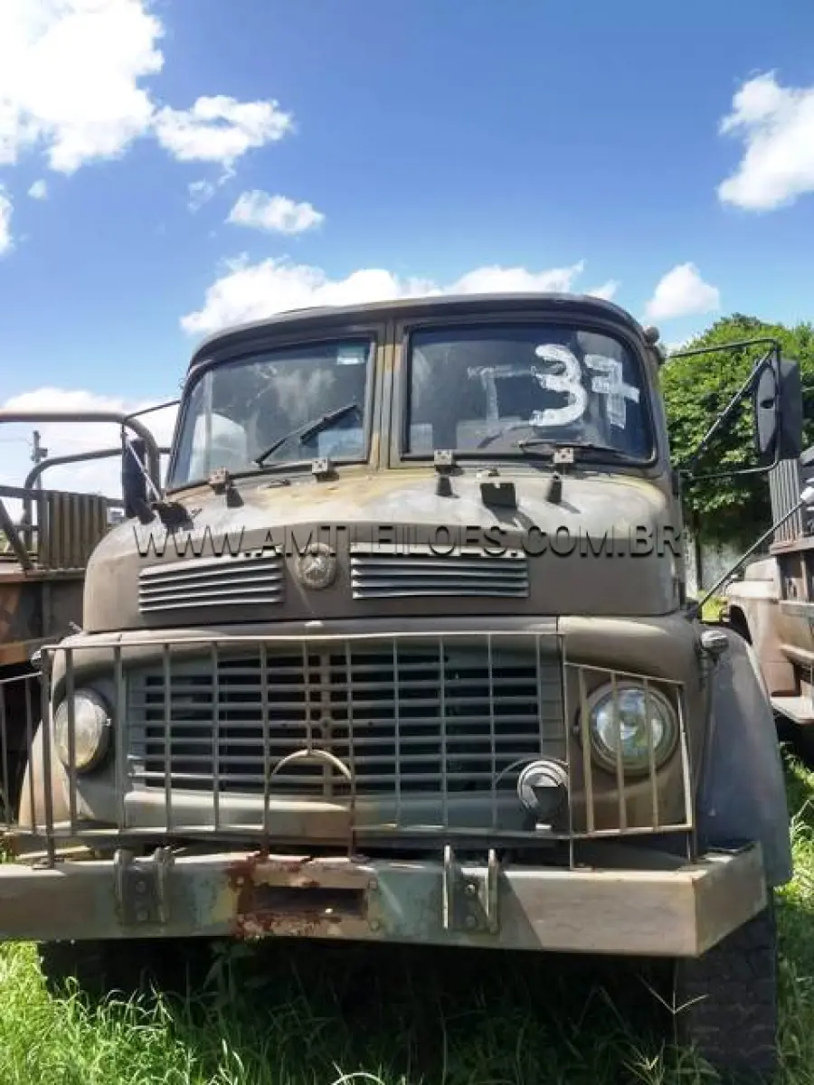 LOTE 037 - CAMINHAO EMP GE LG1819/36 5T 6X6 MERCEDES-BENZ, ANO 1981; REBOQUE CARGA EMP GE, 1TON, 2R F CURITIBA, ANO 1963