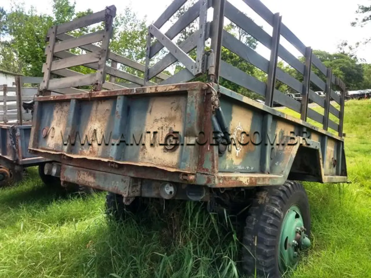 LOTE 057 - REBOQUE MULTICANAL TSOPC 1 1/2T 2R PONTAL 1975