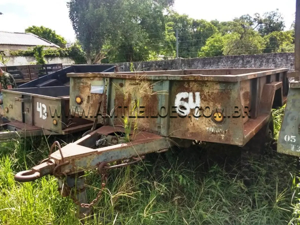 LOTE 064 - REBOQUE MULTICANAL TSOPC 1 1/2T 2R PONTAL 1975