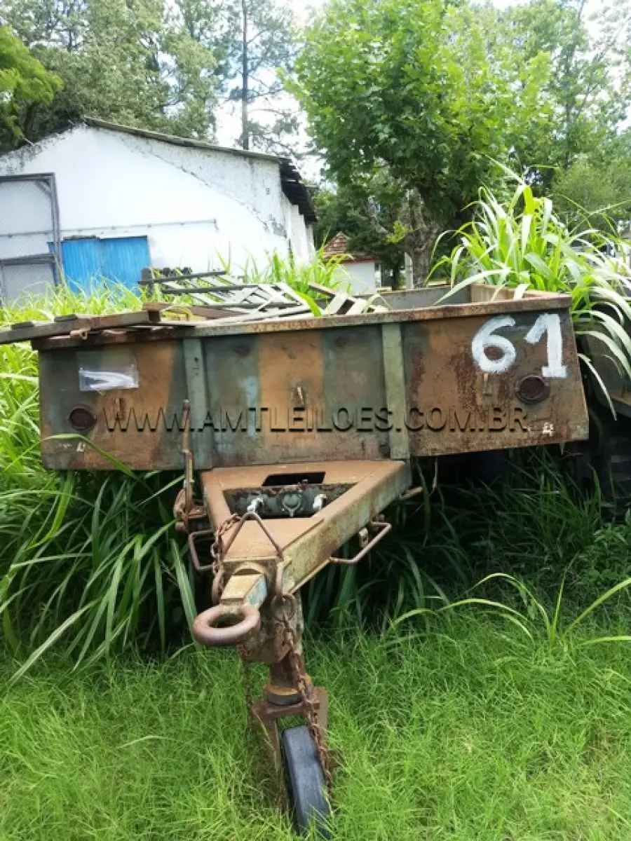 LOTE 061 - REBOQUE MULTICANAL TSOPC 1 1/2T 2R PONTAL 1975