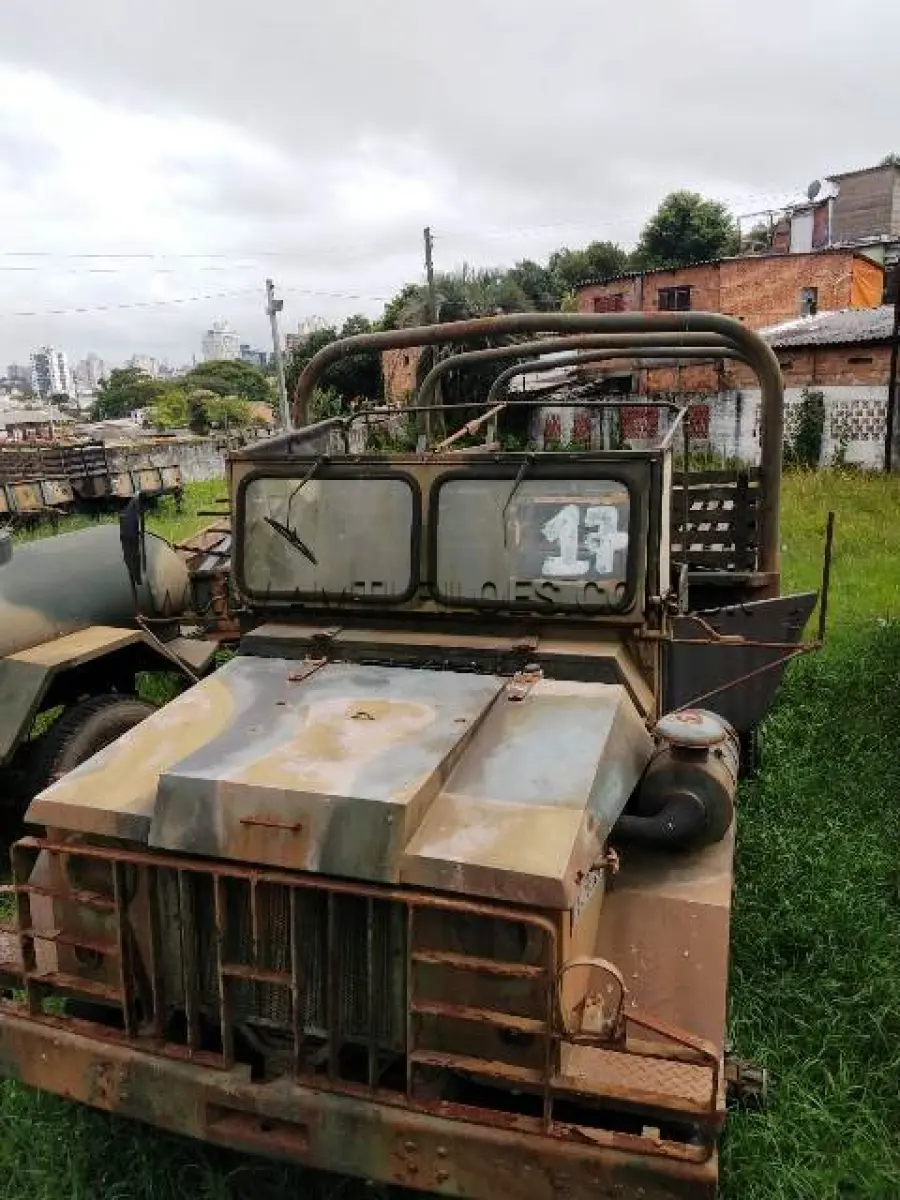 LOTE 017 - VIATURA CARGA EMP GE EE25 2 ½T 6X6 ENGESA, ANO 1981