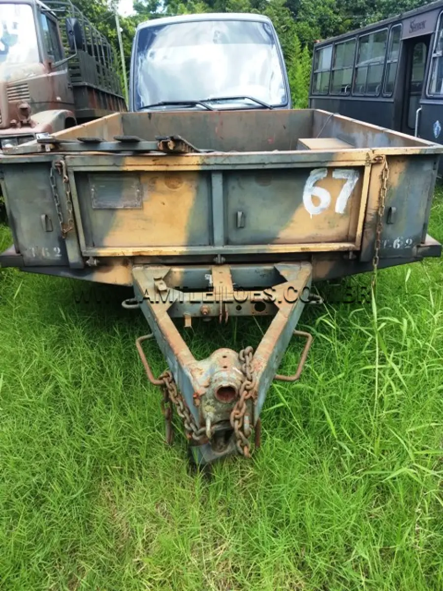 LOTE 067 - REBOQUE CARGA EMP GE M104 1 1/2T 2R FRUEHAUF 1963