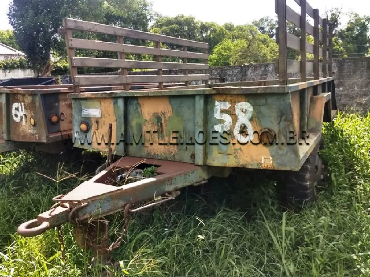 LOTE 058 - REBOQUE MULTICANAL TSOPC 1 1/2T 2R PONTAL 1975