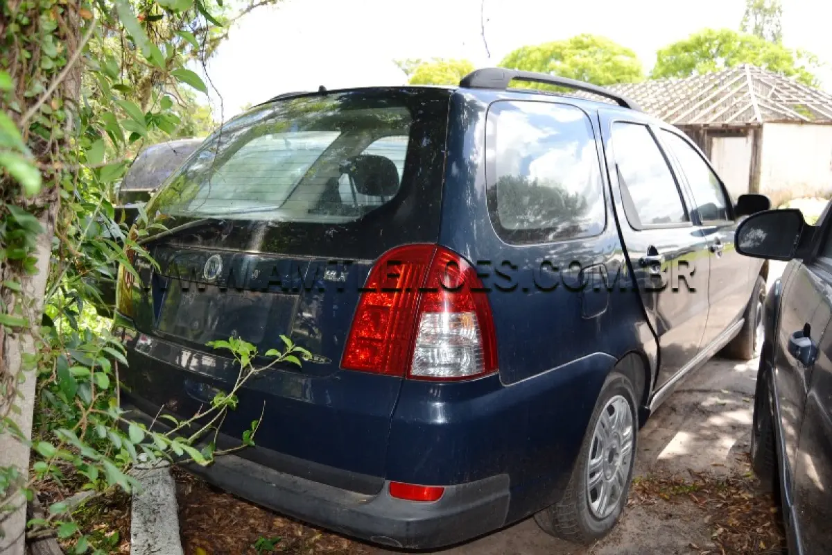LOTE 006 - MARCA/MODELO: AUTOMÓVEL FIAT PALIO WEEK HLX FLEX, 1.8