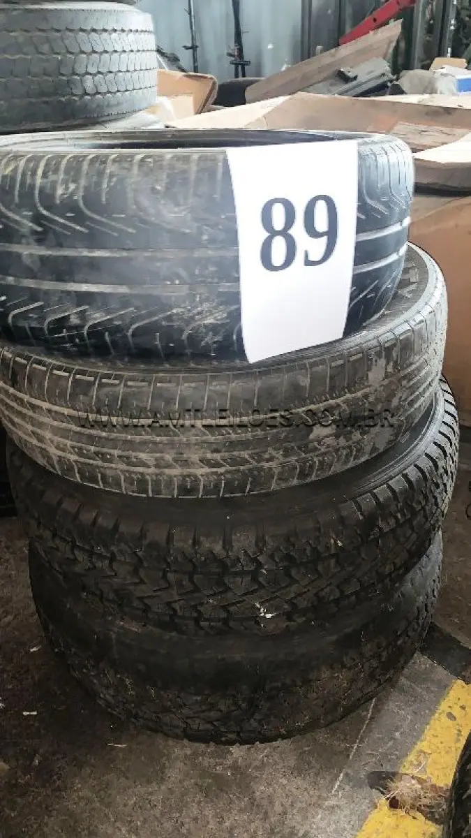 LOTE 089 - MARCA/MODELO: 02 PNEUS 225/75 R16 ; 01 PNEU 225/70 R16 ; 01 PNEU 225/45 R17