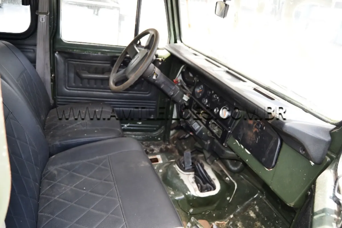 LOTE 028 - MARCA/MODELO: RÁDIO CABINE DUPLA TOYOTA BANDEIRANTE BJ55LP