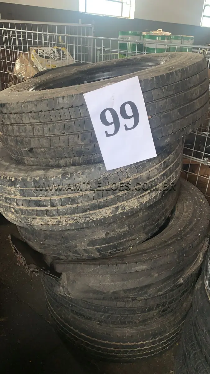 LOTE 099 - MARCA/MODELO: 06 PNEUS 215/75 R17.5