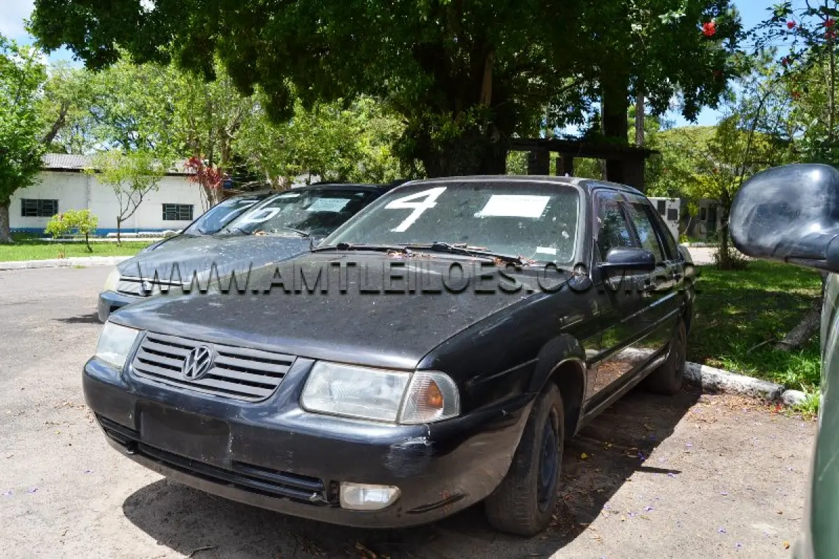 LOTE 004 - MARCA/MODELO: AUTOMÓVEL VW SANTANA 2.0