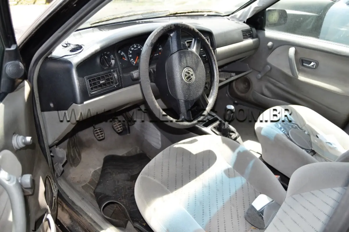 LOTE 003 - MARCA/MODELO: AUTOMÓVEL VW SANTANA 1.8 