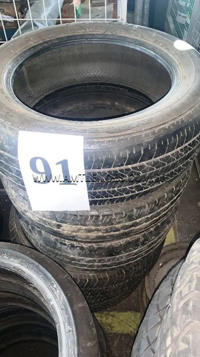 LOTE 091 - MARCA/MODELO: 02 PNEUS 225/70 R15 ; 02 PNEUS 205/70 R15 ; 01 PNEU 215/60 R17