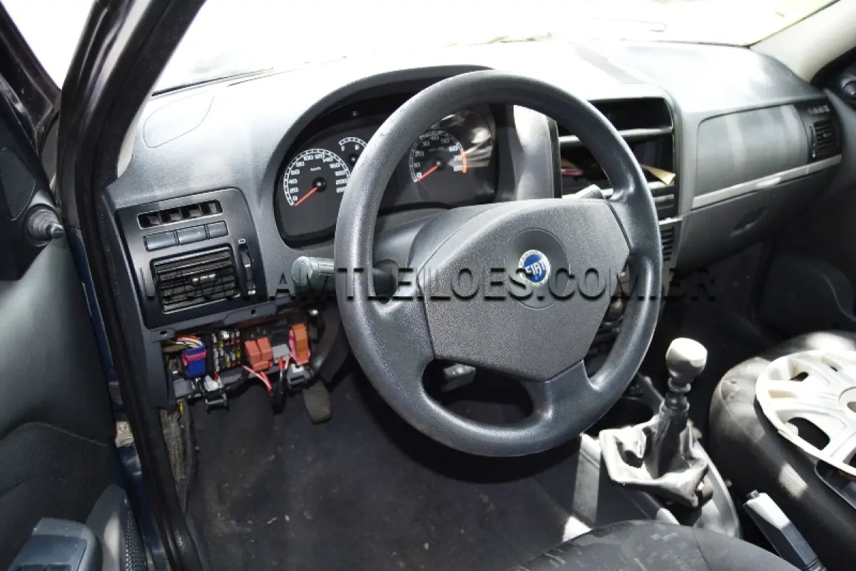 LOTE 006 - MARCA/MODELO: AUTOMÓVEL FIAT PALIO WEEK HLX FLEX, 1.8