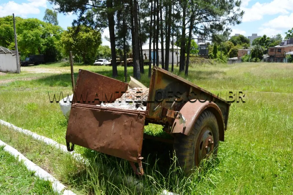 LOTE 049 - MARCA/MODELO: CARGA ANFÍBIA ¼T 2R CURITIBA 