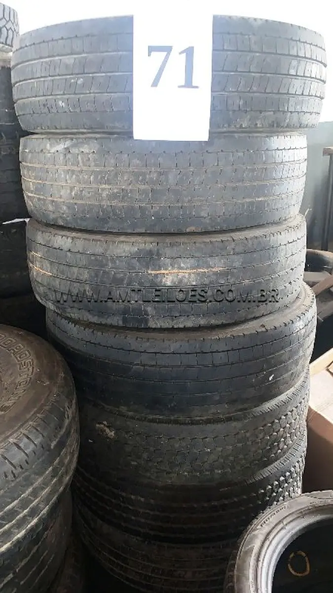 LOTE 071 - MARCA/MODELO: 09 PNEUS 215/75 R17.5