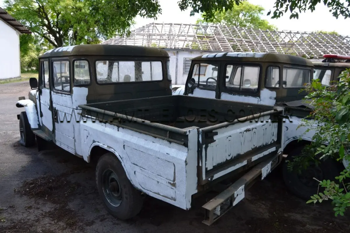 LOTE 025 - MARCA/MODELO: RÁDIO CABINE DUPLA TOYOTA BANDEIRANTE BJ55LP