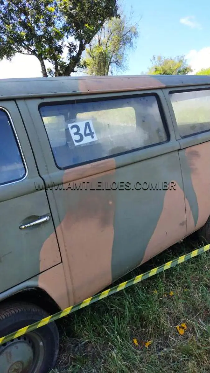 LOTE 034 - MARCA/MODELO: OFICINA RADAR VW KOMBI FURGÃO  1600