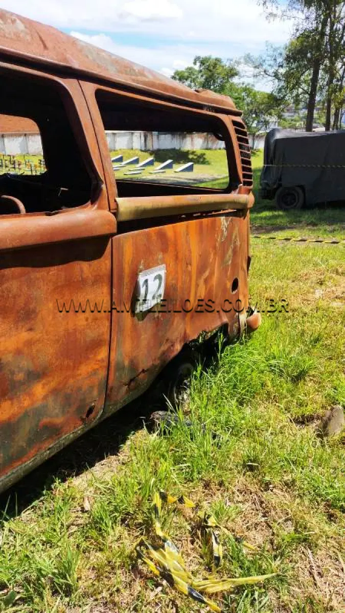 LOTE 012 - MARCA/MODELO: VW KOMBI 1.4 