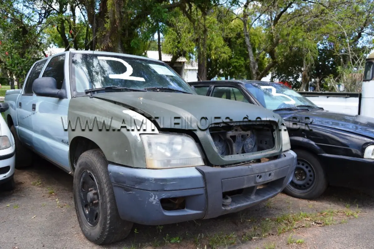 LOTE 002 - MARCA/MODELO: CAMINHONETE CABINE DUPLA GM S10, COLINA