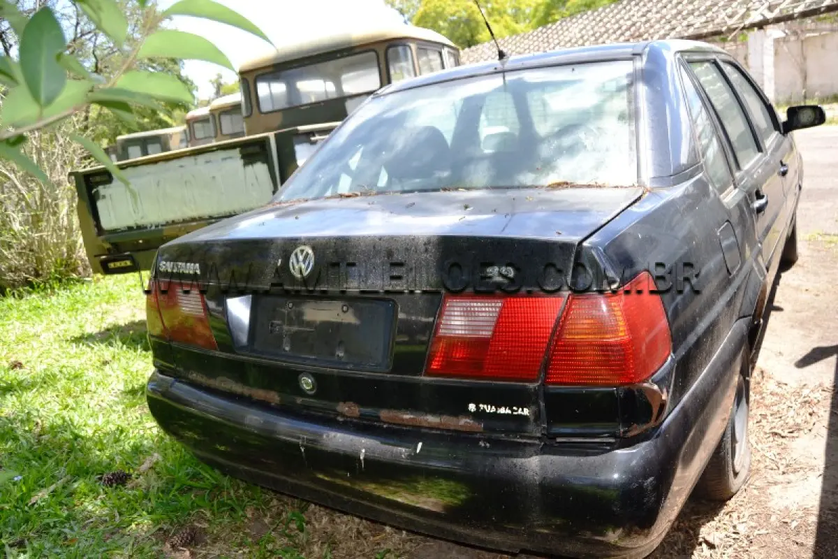 LOTE 003 - MARCA/MODELO: AUTOMÓVEL VW SANTANA 1.8 