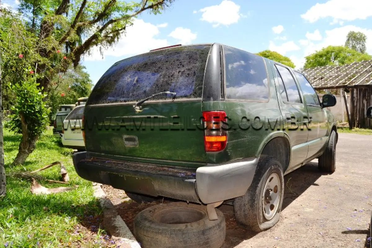 LOTE 001 - MARCA/MODELO: CAMIONETA GM BLAZER