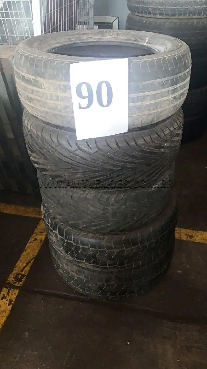 LOTE 090 - MARCA/MODELO: 01 PNEU 205/50 R16 ; 01 PNEU 205/60 R15 ; 01 PNEU 205/50 R15 ; 02 PNEUS 205/65 R15