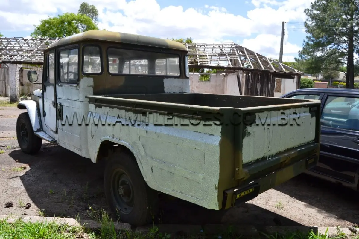 LOTE 031 - MARCA/MODELO: RÁDIO CABINE DUPLA TOYOTA BANDEIRANTE BJ55LP