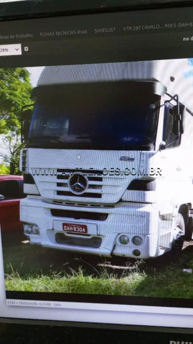 LOTE 002 - ESPÉCIE: TRACAO / Marca: M.BENZ / Modelo: 1938 S / Placa: DAH8304 / Ano fabricação: 2002 / Ano modelo: 2002 / Cor: BRANCA / Chassi: 9BM6931962B301426 / Renavam: 796474036