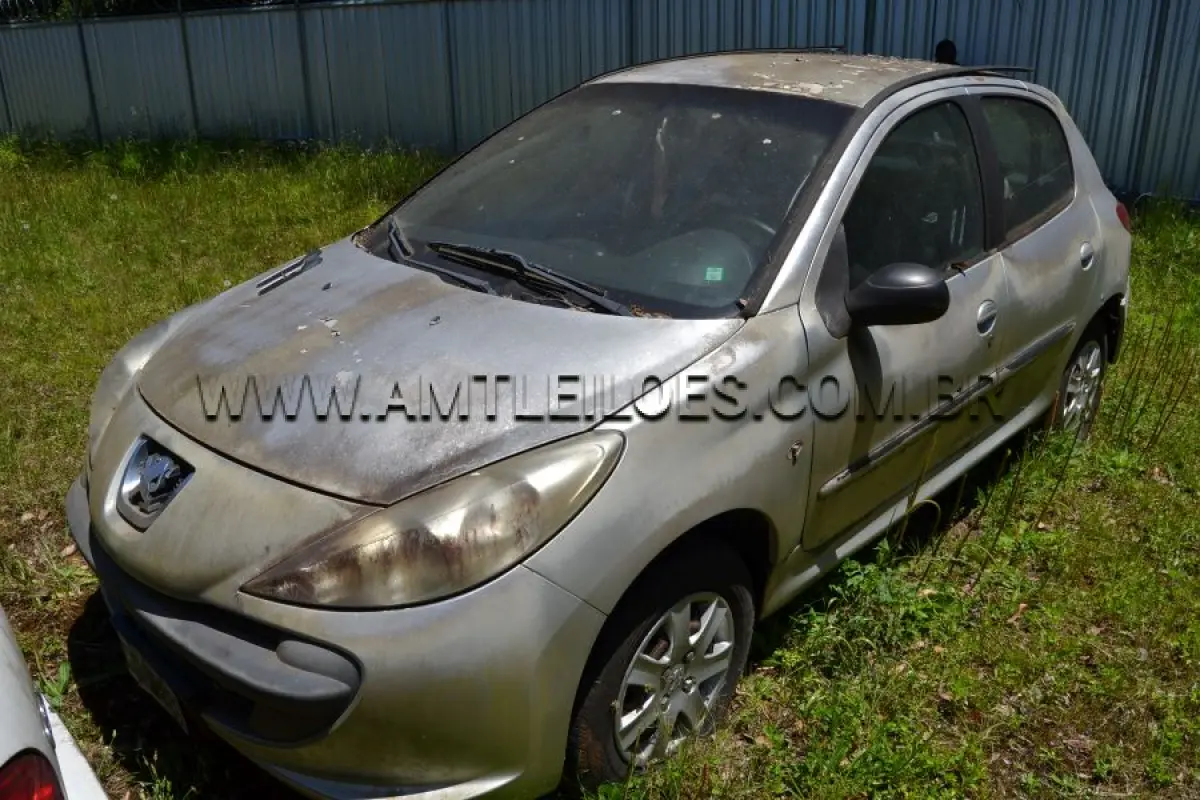 LOTE 006 - SUCATA - PEUGEOT / 207, Placa: MHG288, UF: ARGENTINA, Ano: / Cor: Prata, Chassi: 8AD2MKFWMDG073091