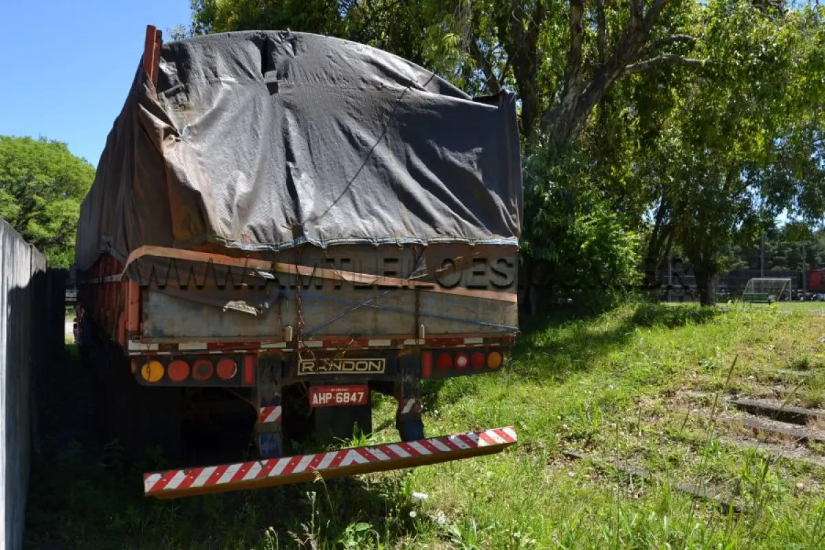 LOTE 012 - CARRETA CARGA,  RANDON/SR CA,  Placa: AHP6847, UF: MS; Ano: 1998;  Cor: Vermelha, RENAVAM: 692726136;  Chassi: 9ADG1243WWM135835.