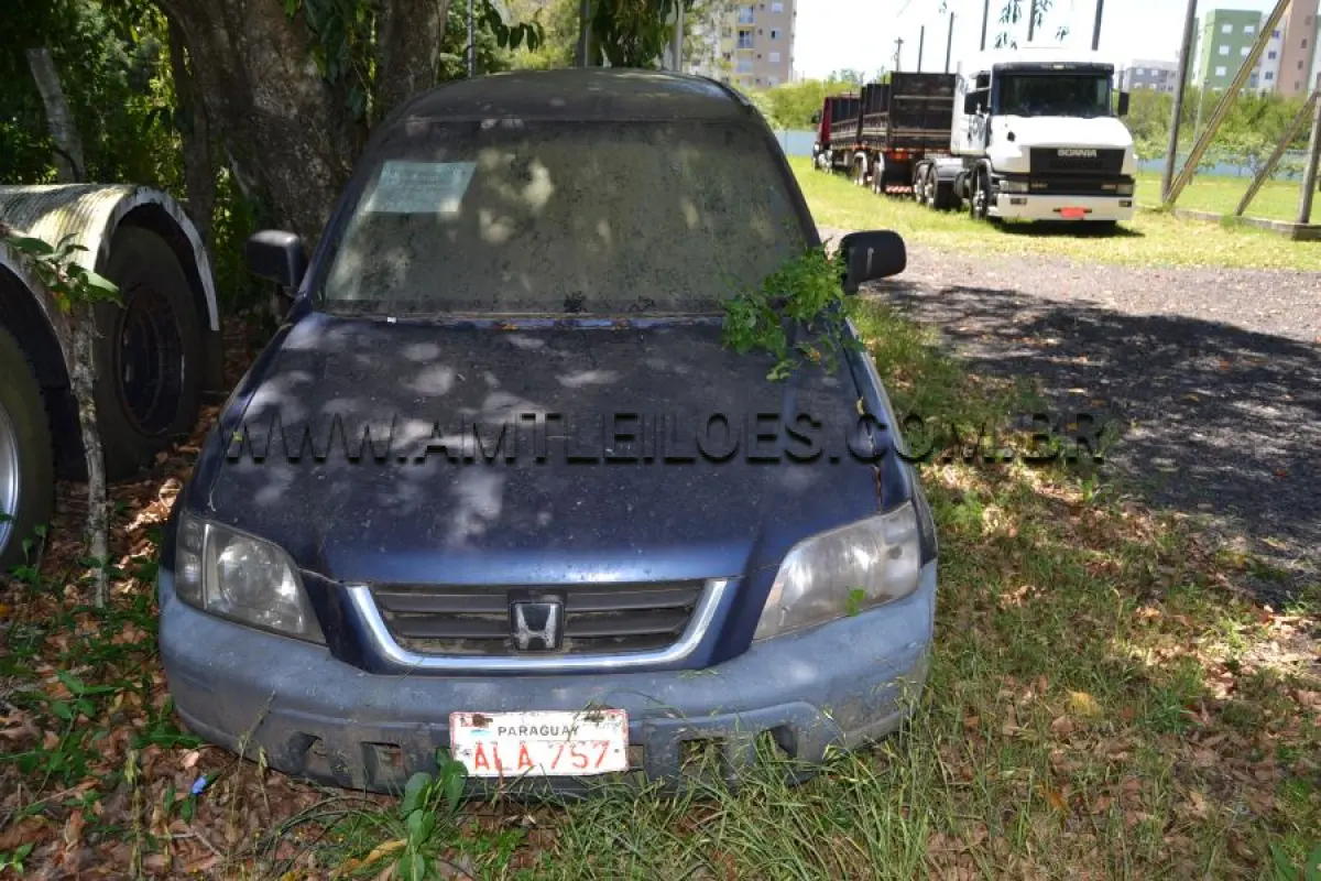 LOTE 018 - SUCATA - AUTOMÓVEL, HONDA / CR-V 2.4 EXL AT, Placa: ALA-757, UF: PARAGUAY; Ano/Mod.: 1998; Cor: Azul, Chassi: JHLRD1840WC219487.