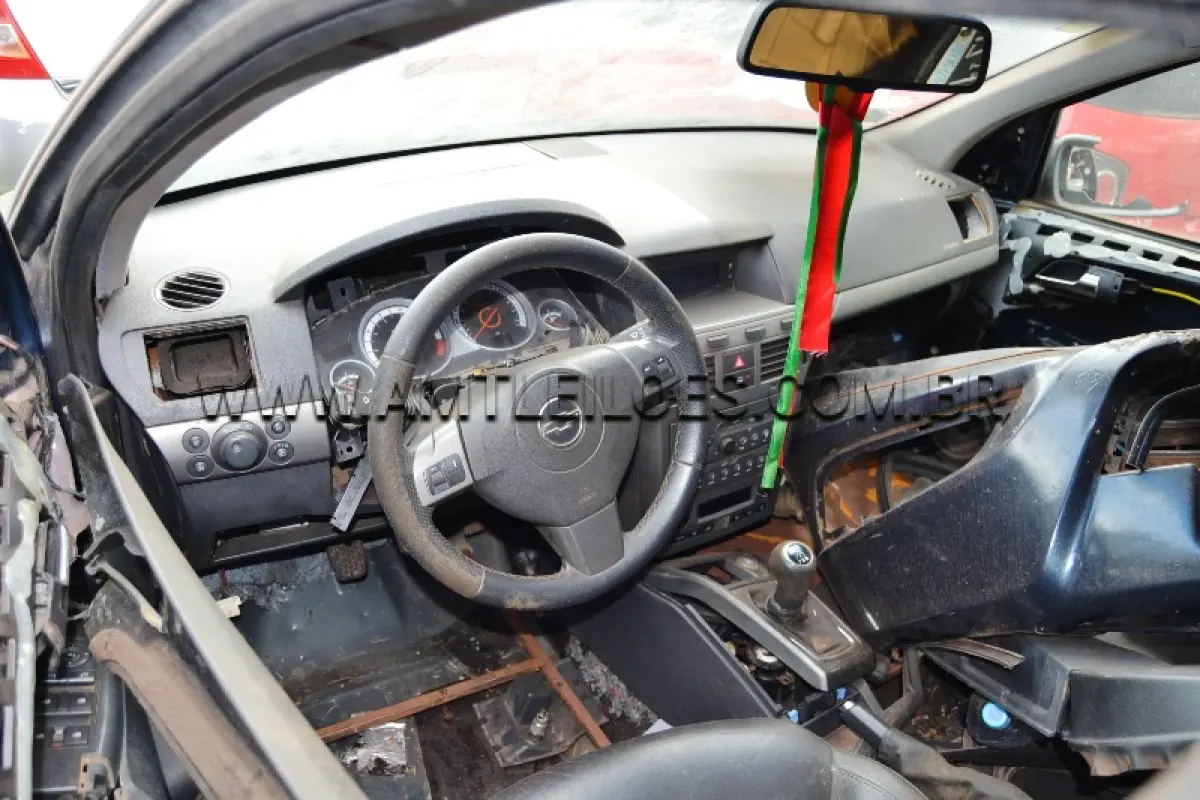 LOTE 005 - SUCATA - GM/VECTRA 2.0 GLS, Placa: IHZ496, UF:  ARGENTINA, Cor: Azul, Chassi: 9BGAL4840AB209125.