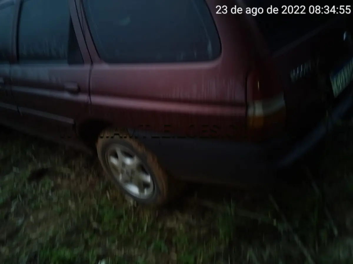 LOTE 013 - SUCATA -  I/FORD ESCORT GLX 16VF, Placa: COI3G08, UF: RS; Ano/Mod: 1997; Cor: Vermelha, Chassi: 8AFZZZEFFVJ025569; Motor: RKDVL24715.
