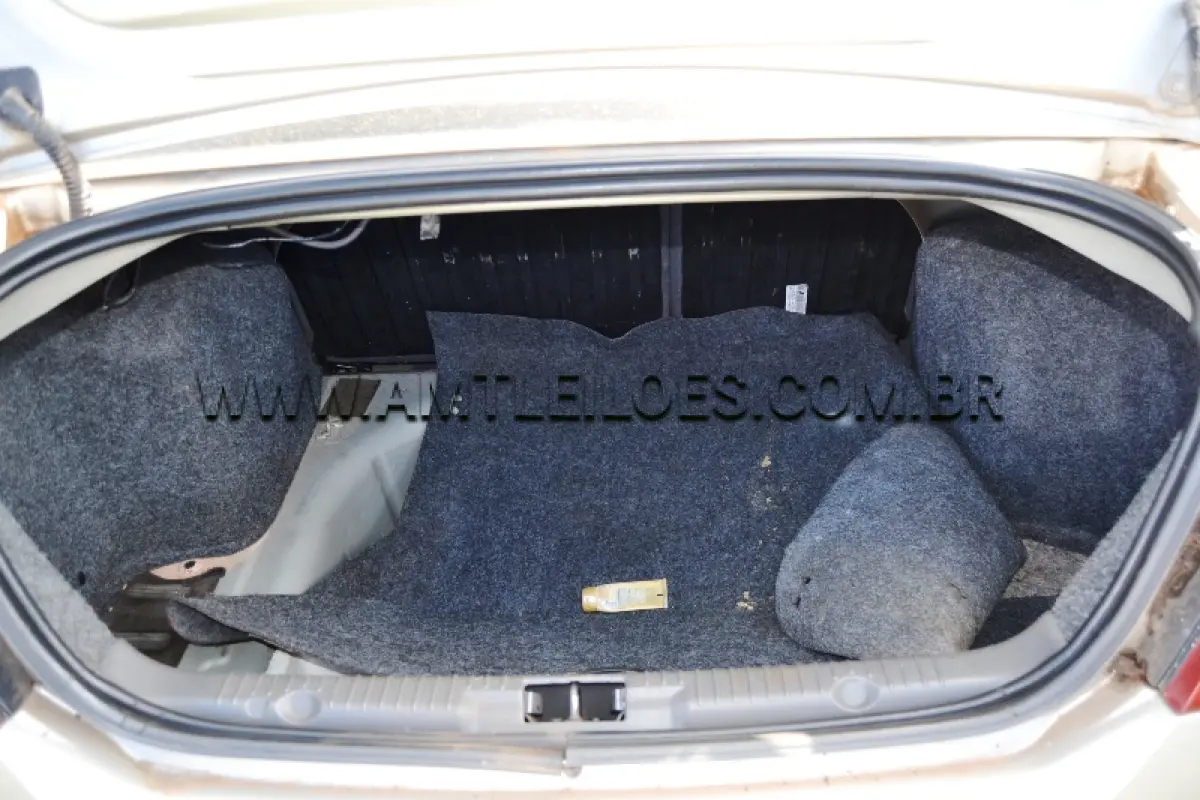 LOTE 010 - FORD/FIESTA SEDAN FLEX, Placa: INP7E74, UF: RS; Ano/Mod: 2006; Cor: Prata, RENAVAM: 908840829; Chassi: 9BFZF20A478034969; Motor: SMJA78034969.